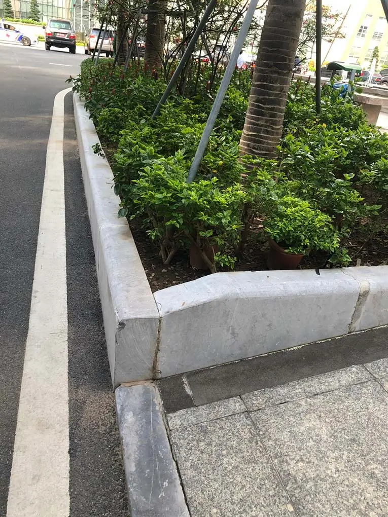 Đá bó bồn hoa