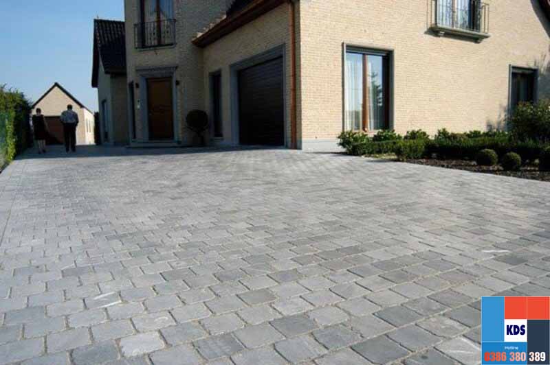 đá cubic quay mẻ giả cổ